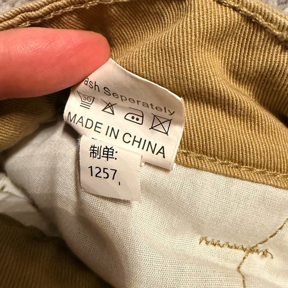 Amazon Men's Tan Cargo Shorts - Picture 6 of 7